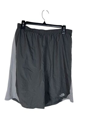 The North Face Men's Lightweight Athletic Shorts with Zipper Pocket Size L